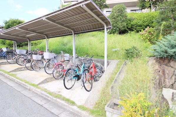 カルム千里山土井Ｂ棟の物件外観写真